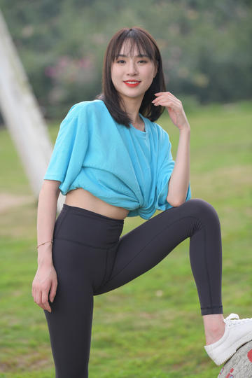亚洲偷拍自拍色图(亚洲配图)